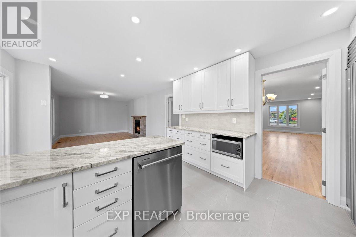 18 Ivylea Street, Ottawa, Ontario  K2G 4X5 - Photo 11 - X12443374