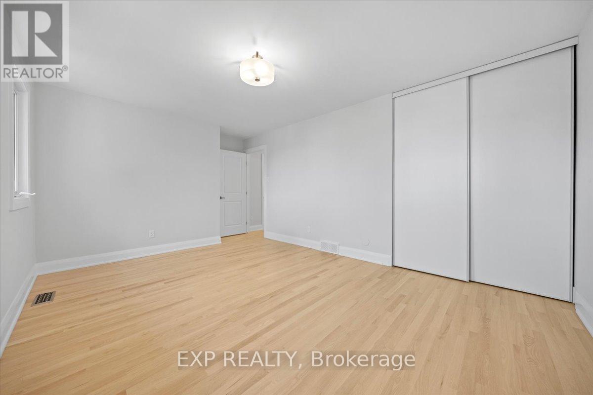 18 Ivylea Street, Ottawa, Ontario  K2G 4X5 - Photo 17 - X12443374