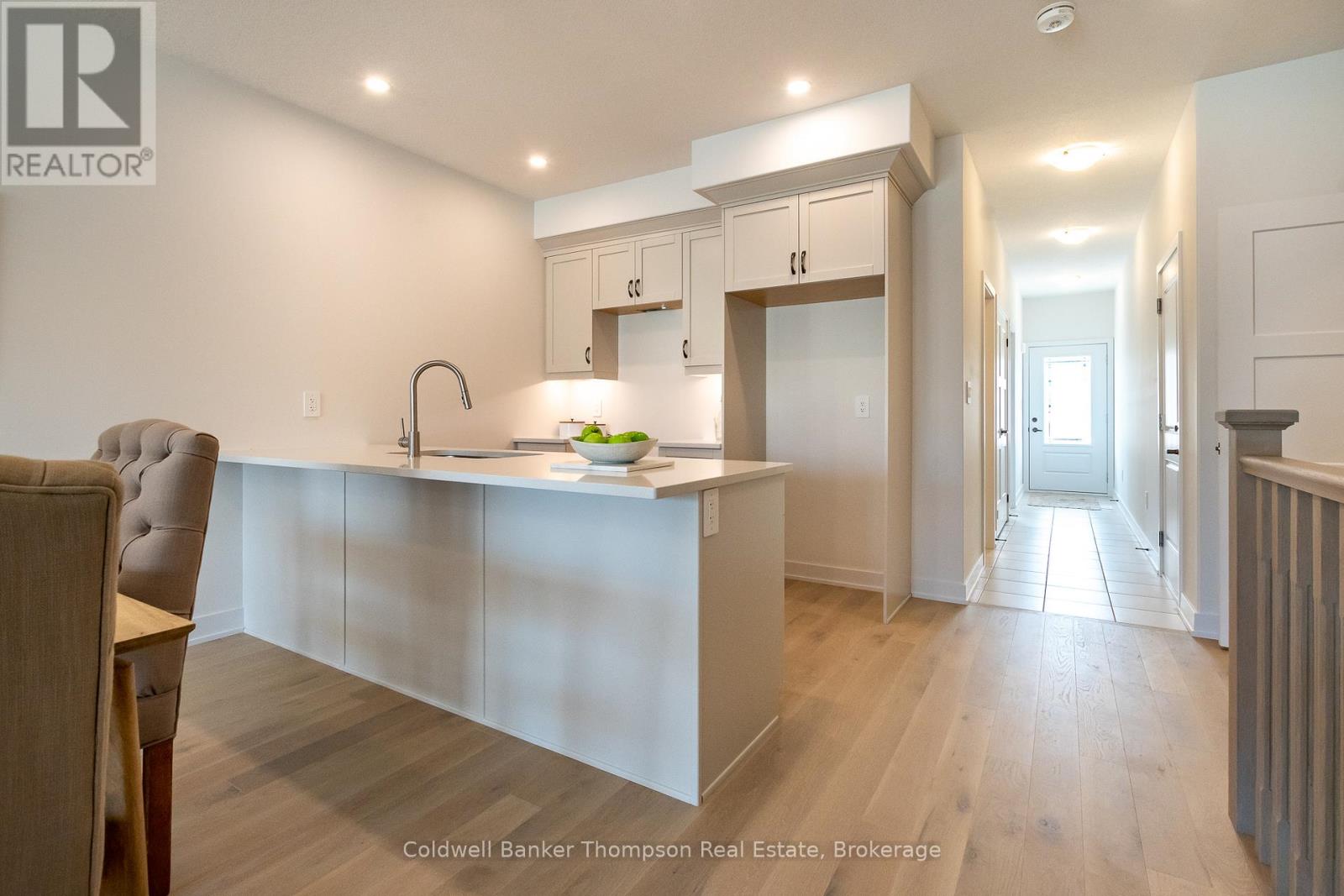 28 Charles Morley Boulevard, Huntsville, Ontario  P1H 0G5 - Photo 5 - X12443210