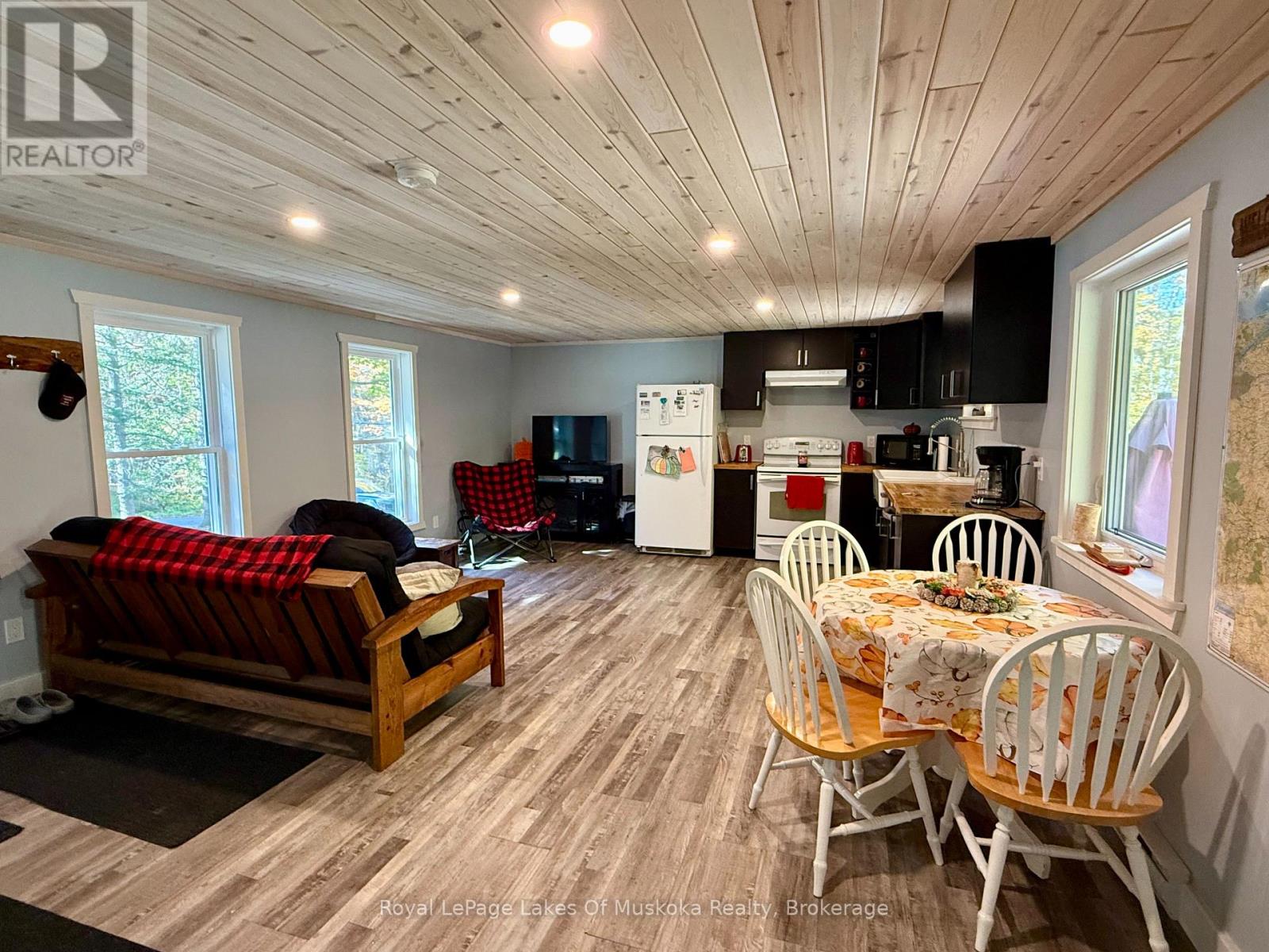 393 Doe Lake Road, Armour, Ontario  P0A 1J0 - Photo 2 - X12443305