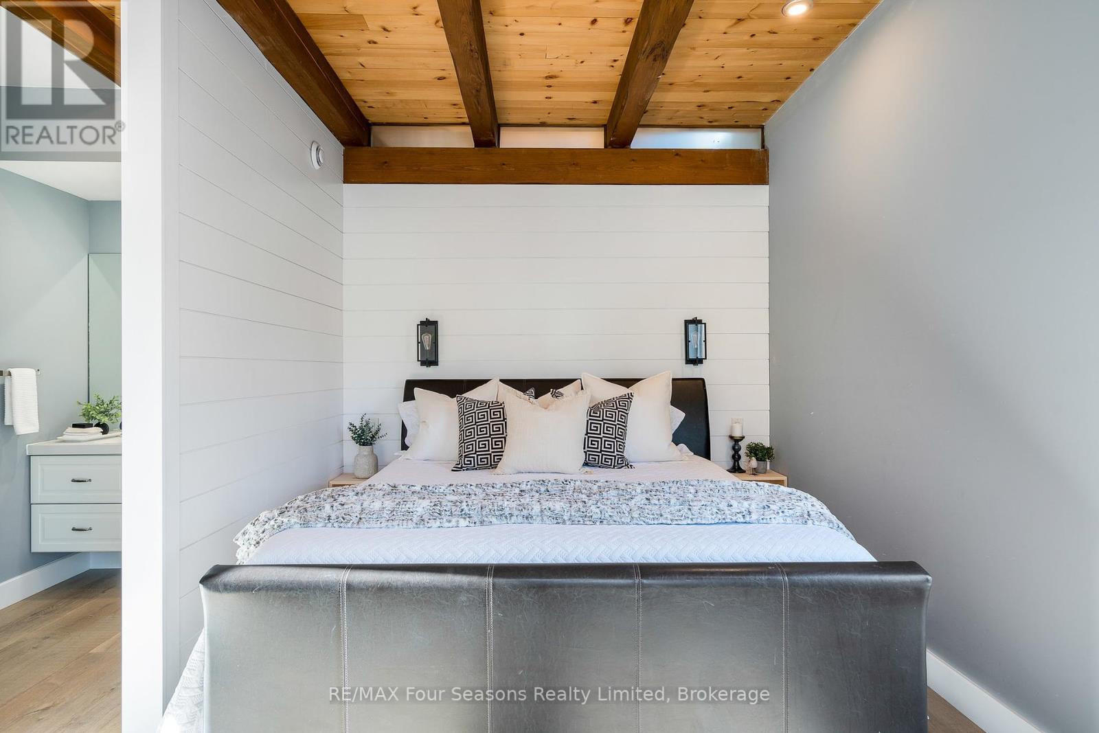 589108 Grey Road 19, Blue Mountains, Ontario  N0H 2E0 - Photo 19 - X12443335