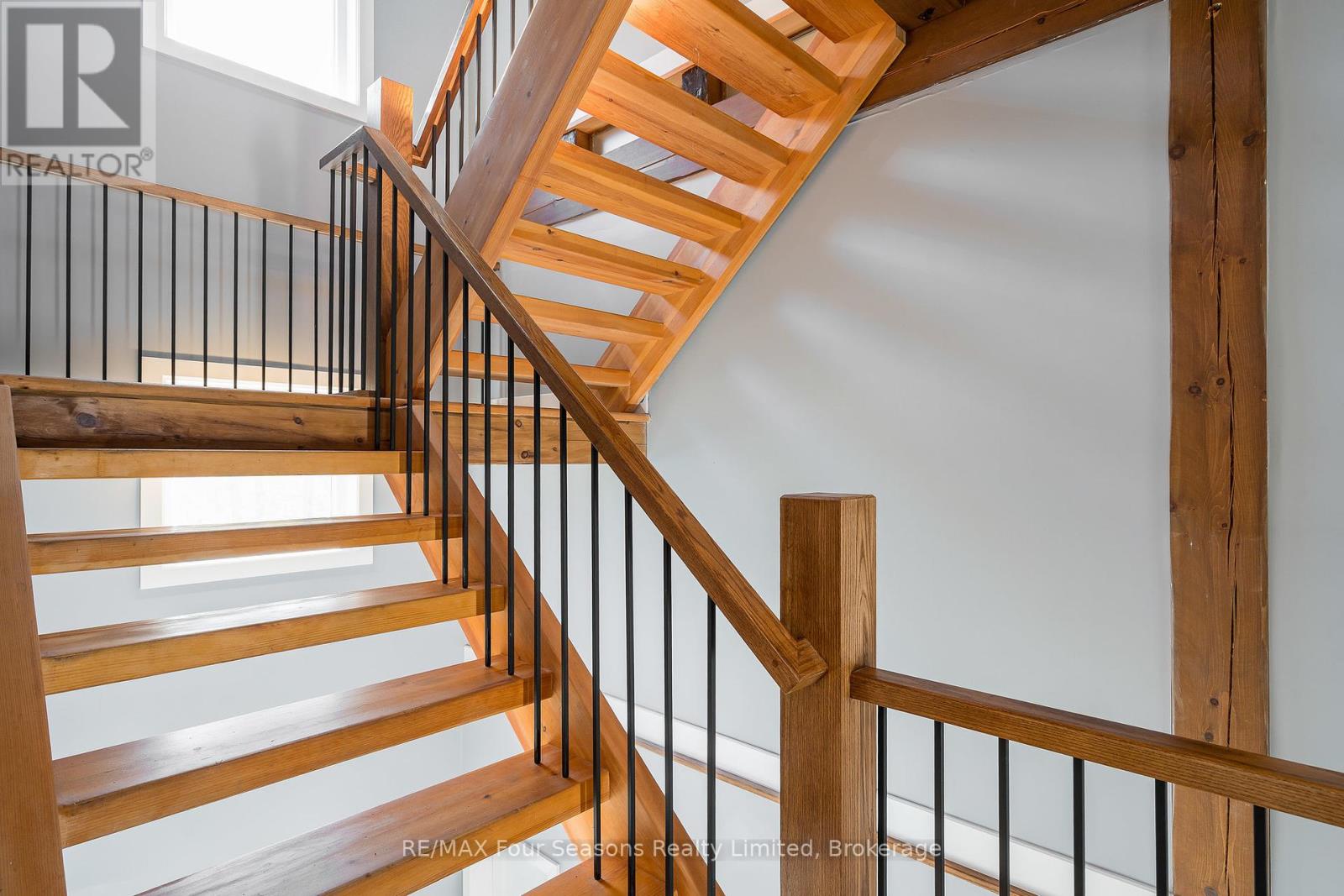 589108 Grey Road 19, Blue Mountains, Ontario  N0H 2E0 - Photo 22 - X12443335