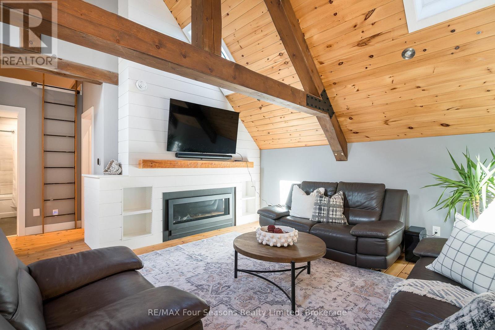 589108 Grey Road 19, Blue Mountains, Ontario  N0H 2E0 - Photo 23 - X12443335
