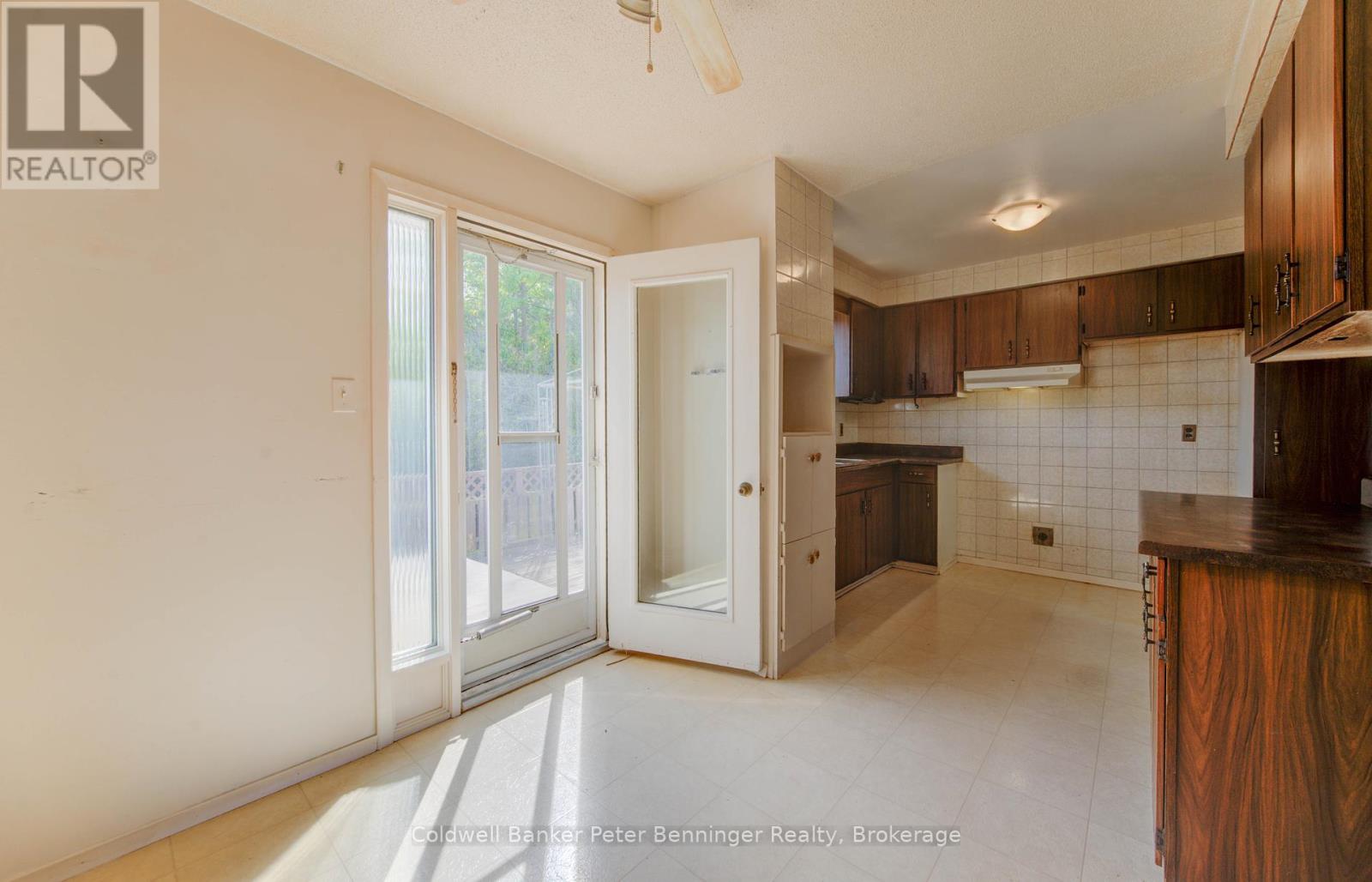 539 Pioneer Drive, Kitchener, Ontario  N2P 1P3 - Photo 11 - X12443355