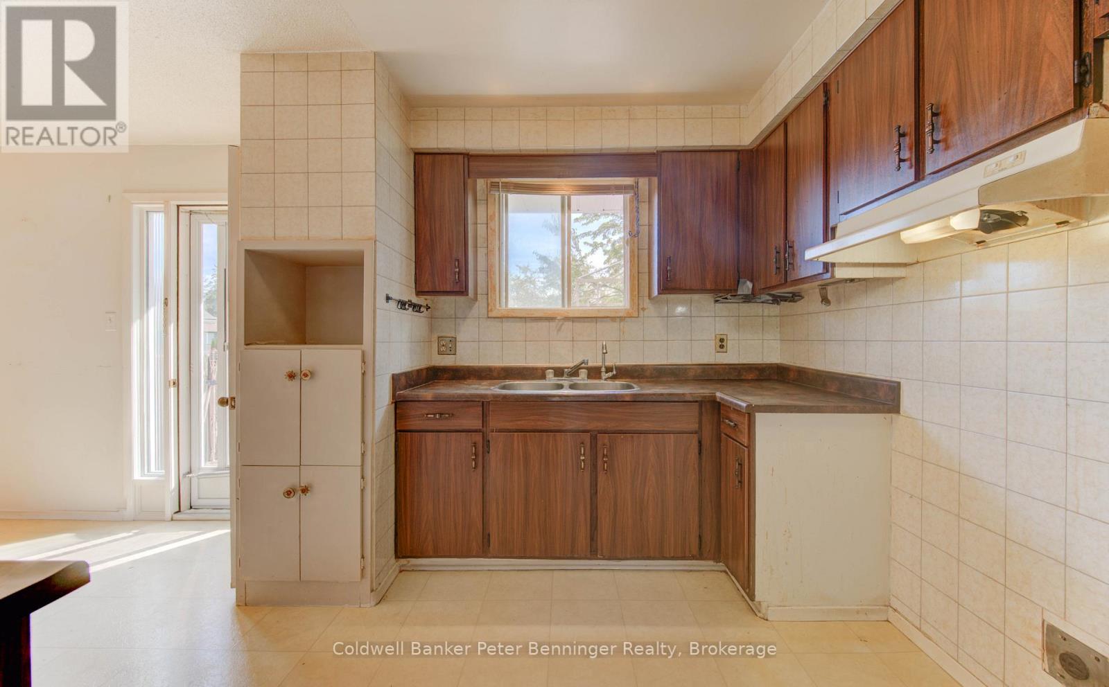 539 Pioneer Drive, Kitchener, Ontario  N2P 1P3 - Photo 15 - X12443355