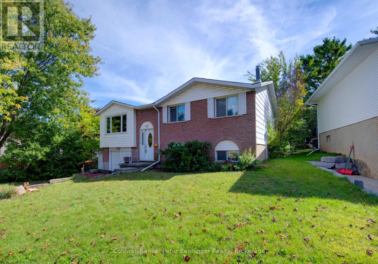 539 Pioneer Drive, Kitchener, Ontario  N2P 1P3 - Photo 2 - X12443355