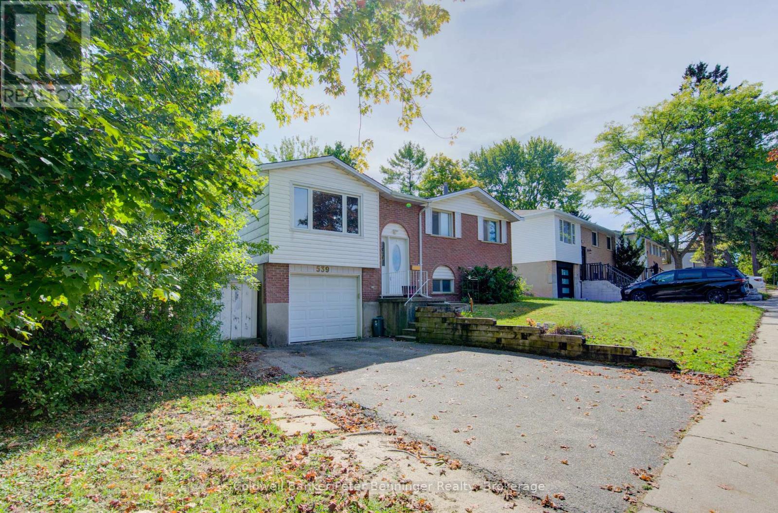 539 Pioneer Drive, Kitchener, Ontario  N2P 1P3 - Photo 3 - X12443355