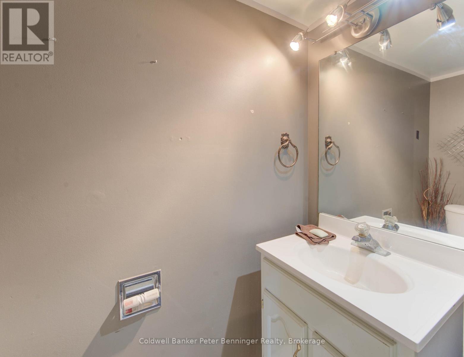 539 Pioneer Drive, Kitchener, Ontario  N2P 1P3 - Photo 30 - X12443355