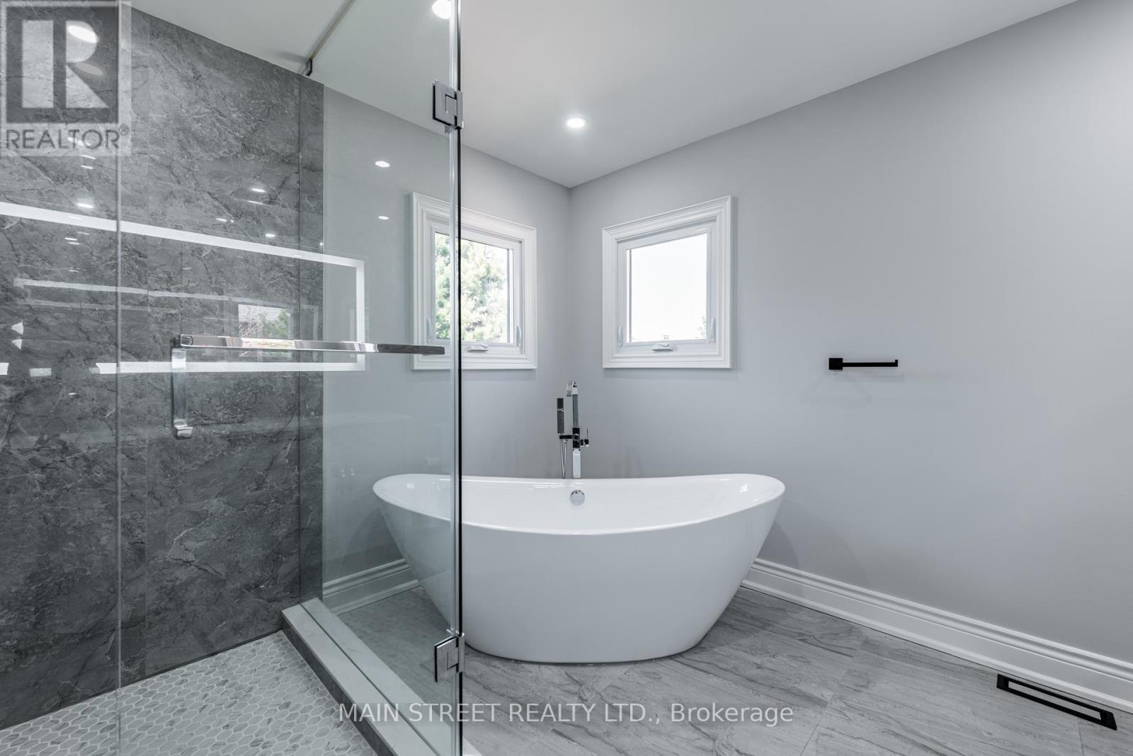 36 Nelson Circle, Newmarket (Armitage), Ontario  L3X 1R2 - Photo 25 - N12443126