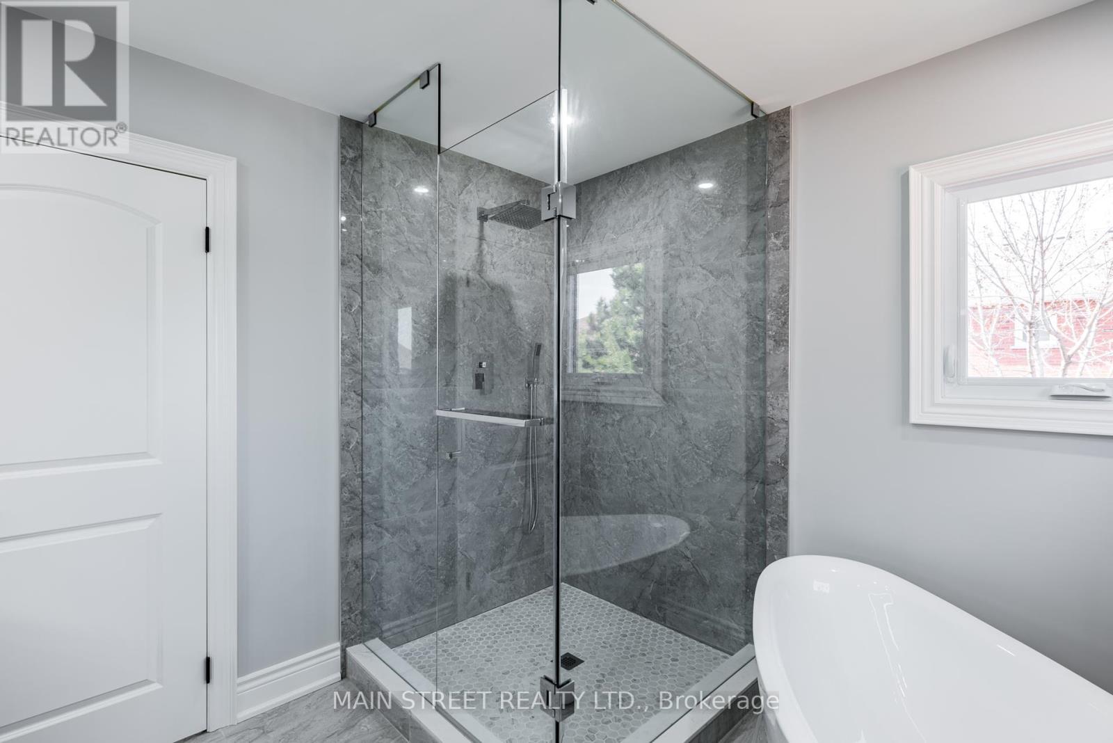 36 Nelson Circle, Newmarket (Armitage), Ontario  L3X 1R2 - Photo 26 - N12443126