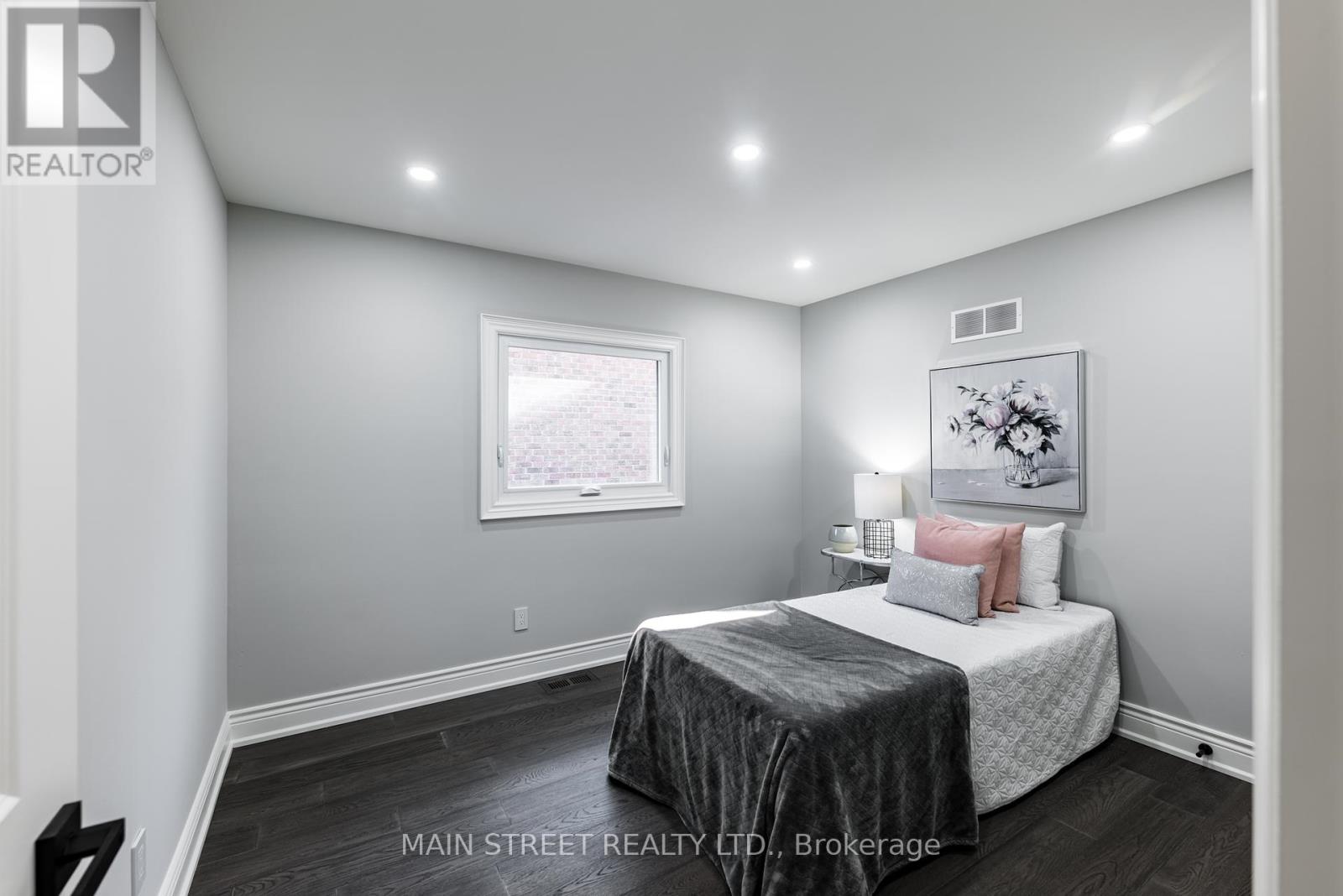 36 Nelson Circle, Newmarket (Armitage), Ontario  L3X 1R2 - Photo 28 - N12443126