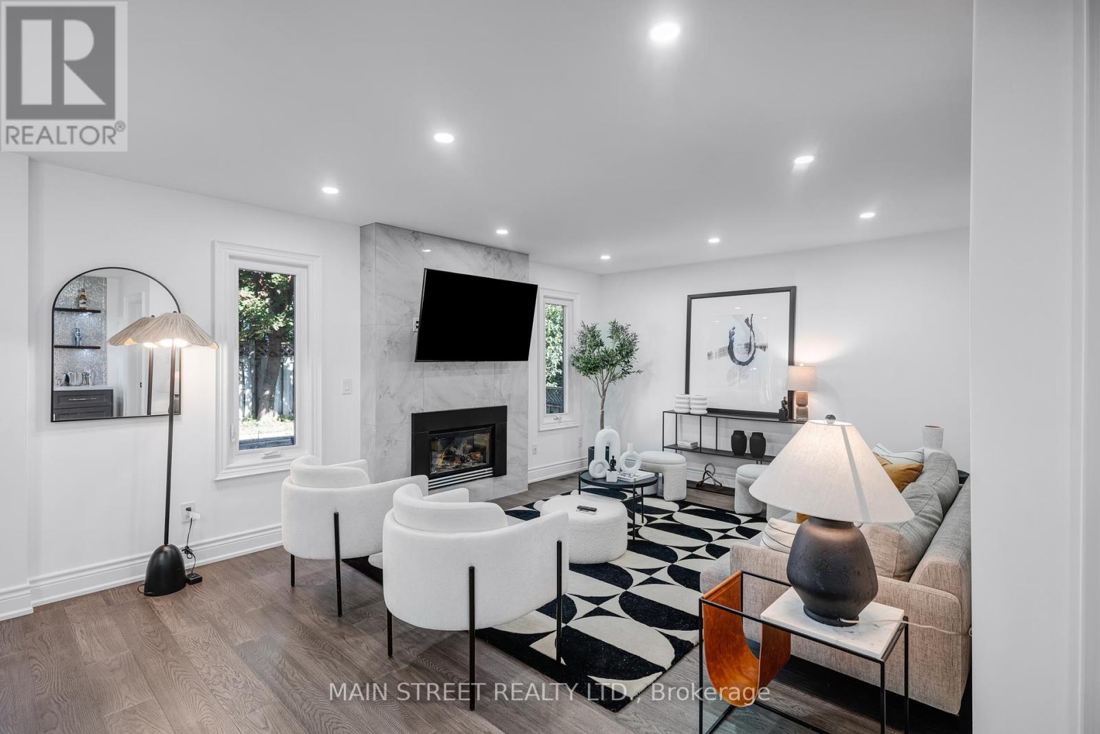 36 Nelson Circle, Newmarket (Armitage), Ontario  L3X 1R2 - Photo 5 - N12443126