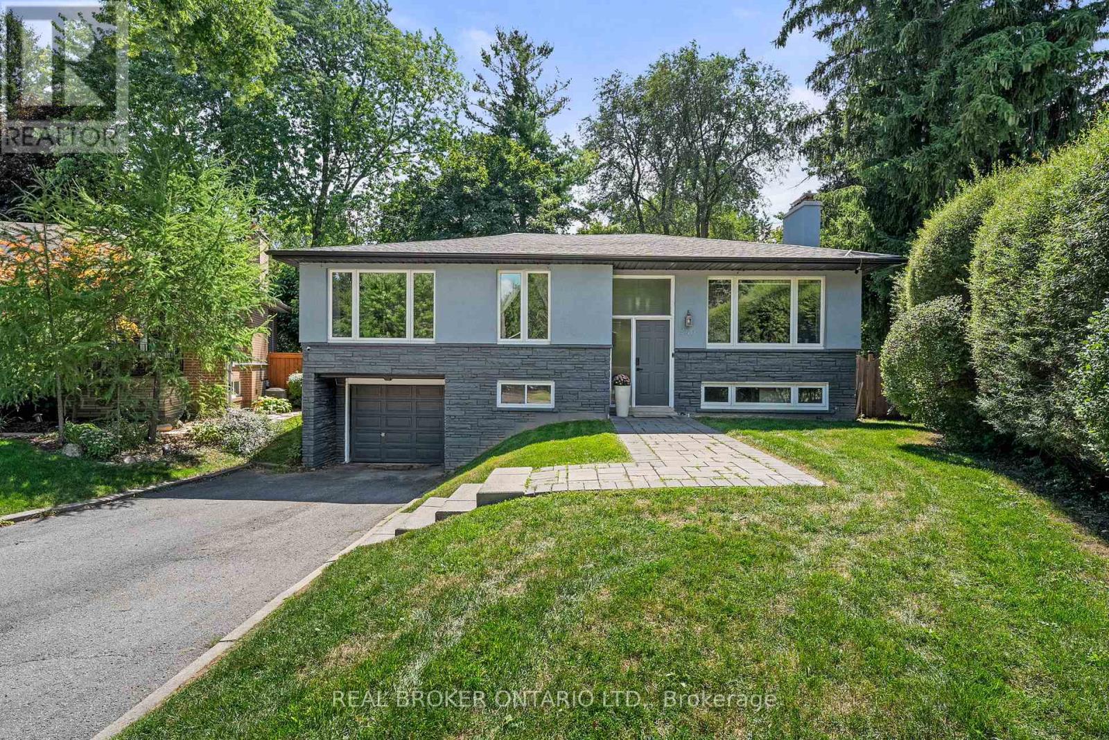 240 Rosemar Gardens, Richmond Hill (Mill Pond), Ontario  L4C 3Z9 - Photo 1 - N12443134
