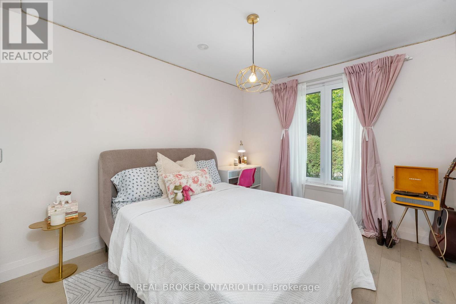 240 Rosemar Gardens, Richmond Hill (Mill Pond), Ontario  L4C 3Z9 - Photo 17 - N12443134