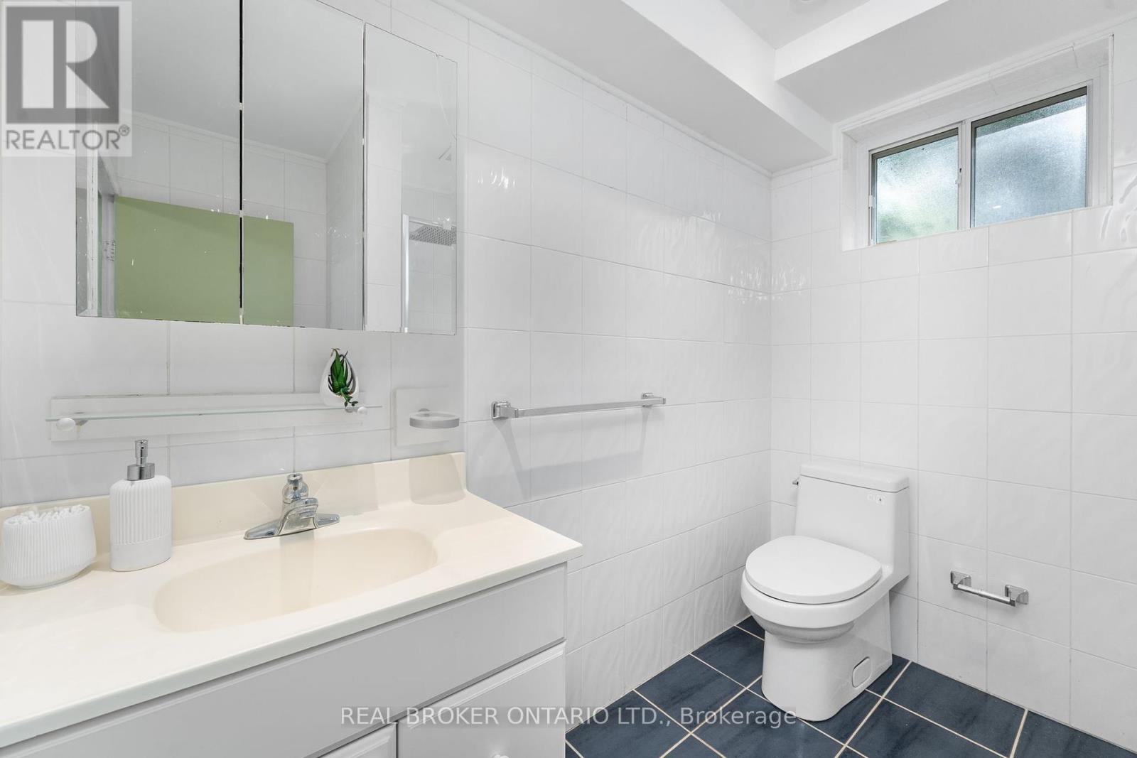 240 Rosemar Gardens, Richmond Hill (Mill Pond), Ontario  L4C 3Z9 - Photo 23 - N12443134