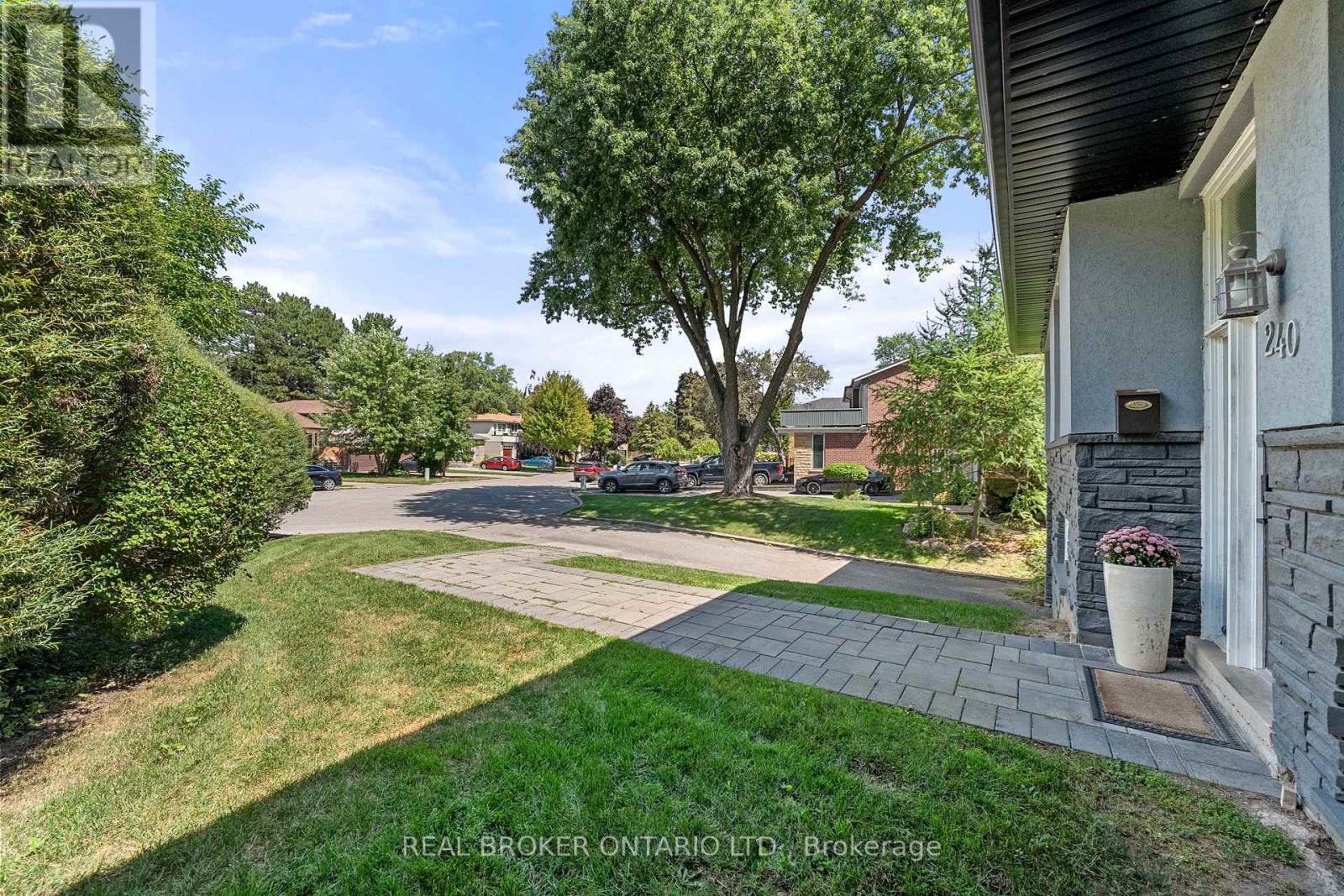 240 Rosemar Gardens, Richmond Hill (Mill Pond), Ontario  L4C 3Z9 - Photo 34 - N12443134