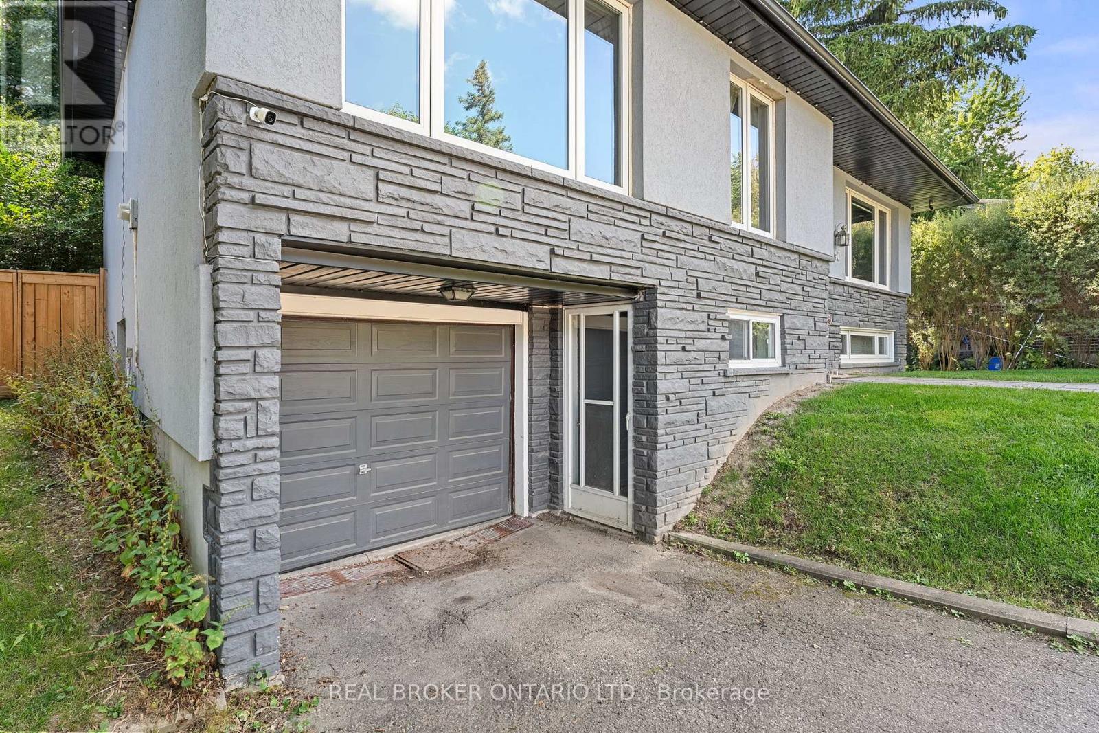 240 Rosemar Gardens, Richmond Hill (Mill Pond), Ontario  L4C 3Z9 - Photo 42 - N12443134