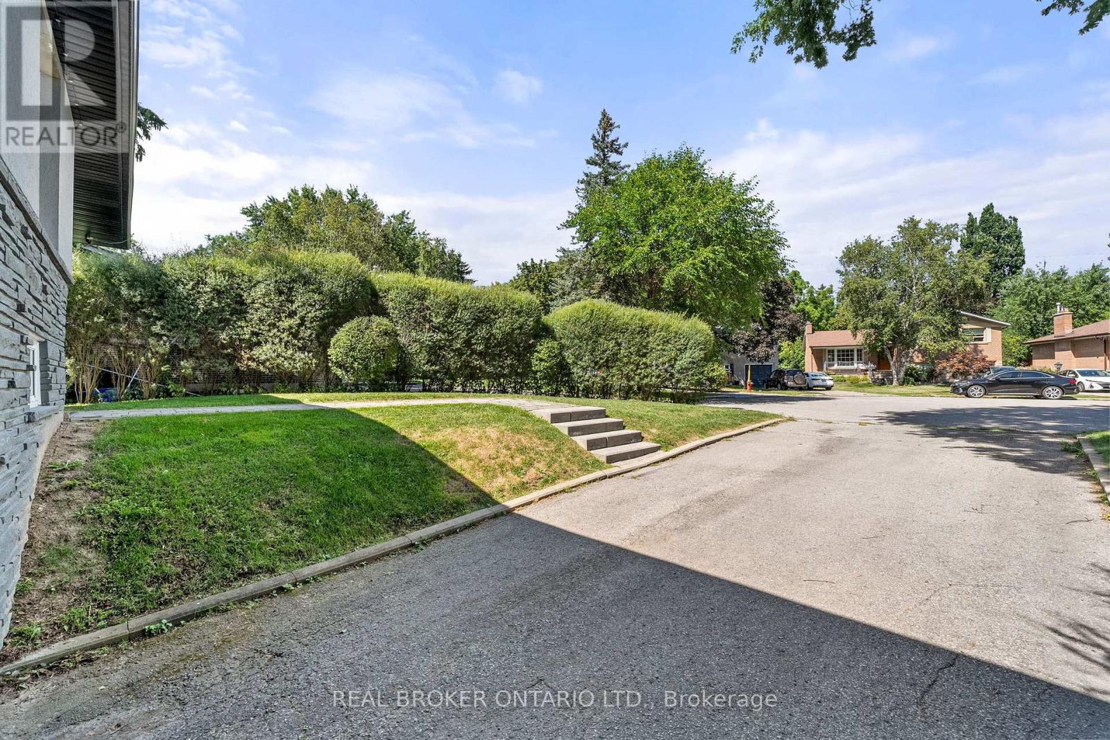 240 Rosemar Gardens, Richmond Hill (Mill Pond), Ontario  L4C 3Z9 - Photo 43 - N12443134
