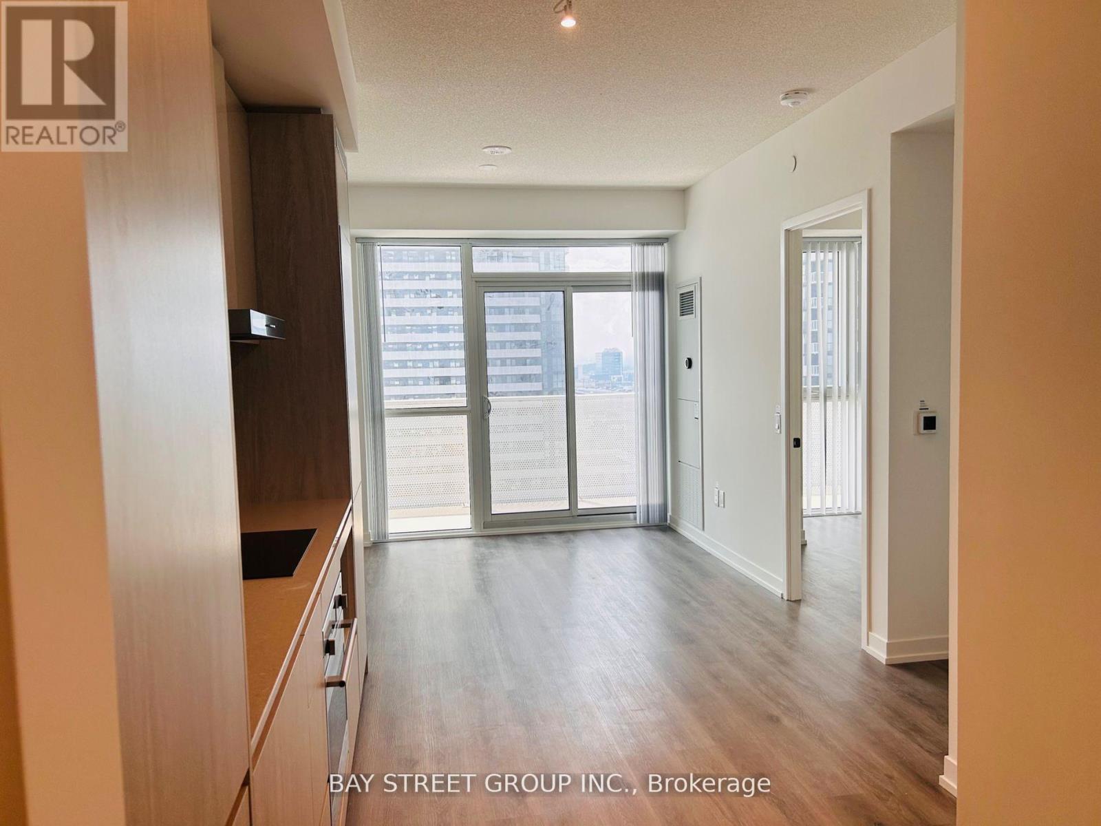 1516 - 28 Interchange Way, Vaughan, Ontario  L4K 0P8 - Photo 3 - N12443141