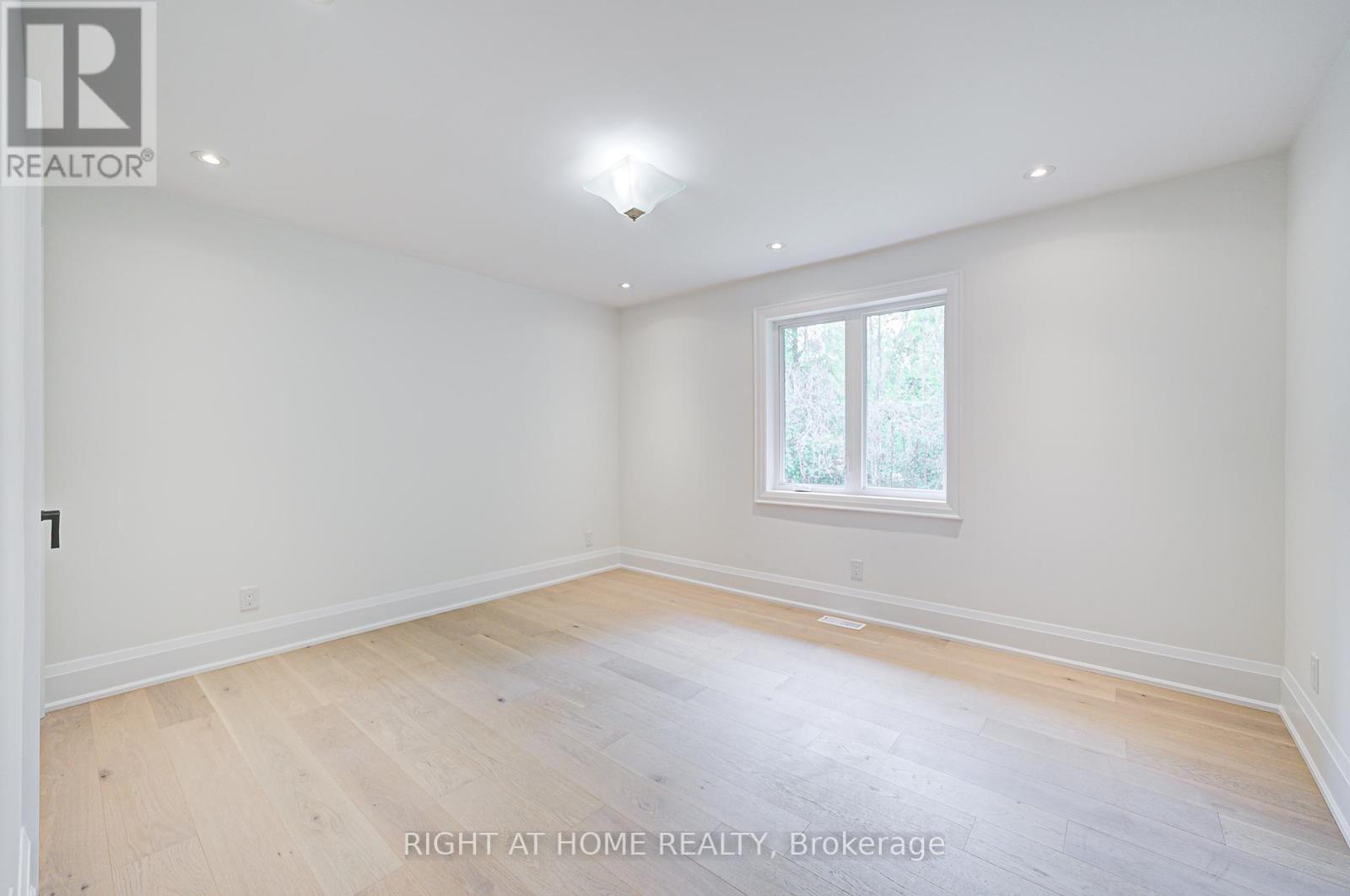 26375 Woodbine Avenue, Georgina (Historic Lakeshore Communities), Ontario  L4P 3E9 - Photo 10 - N12443178