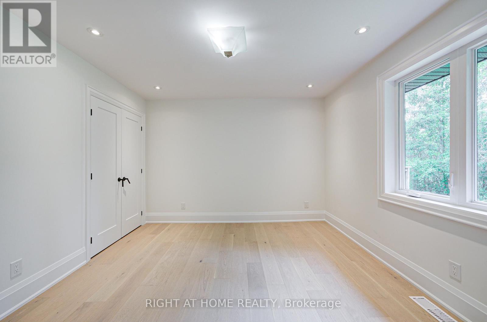 26375 Woodbine Avenue, Georgina (Historic Lakeshore Communities), Ontario  L4P 3E9 - Photo 12 - N12443178