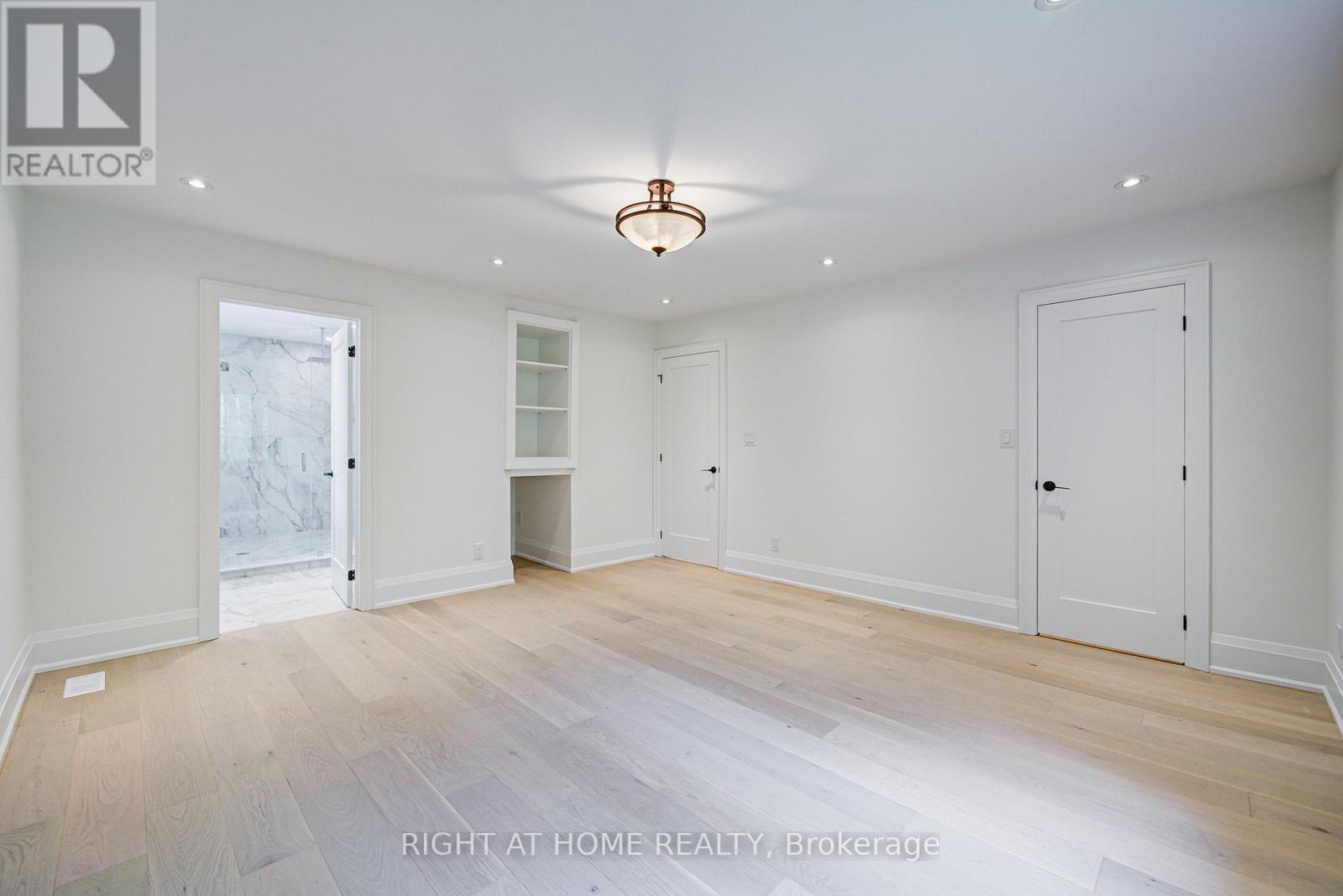 26375 Woodbine Avenue, Georgina (Historic Lakeshore Communities), Ontario  L4P 3E9 - Photo 16 - N12443178