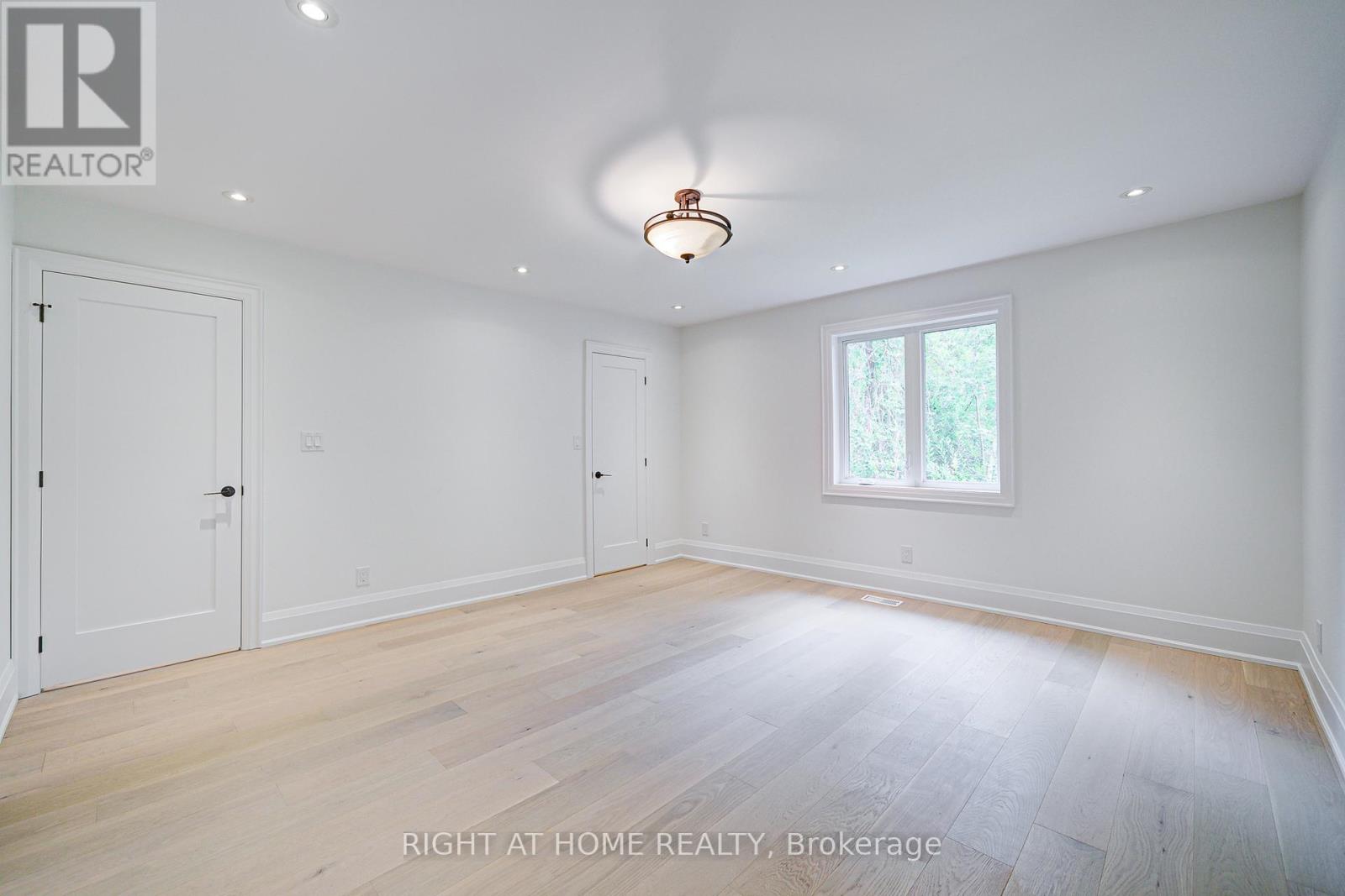 26375 Woodbine Avenue, Georgina (Historic Lakeshore Communities), Ontario  L4P 3E9 - Photo 18 - N12443178