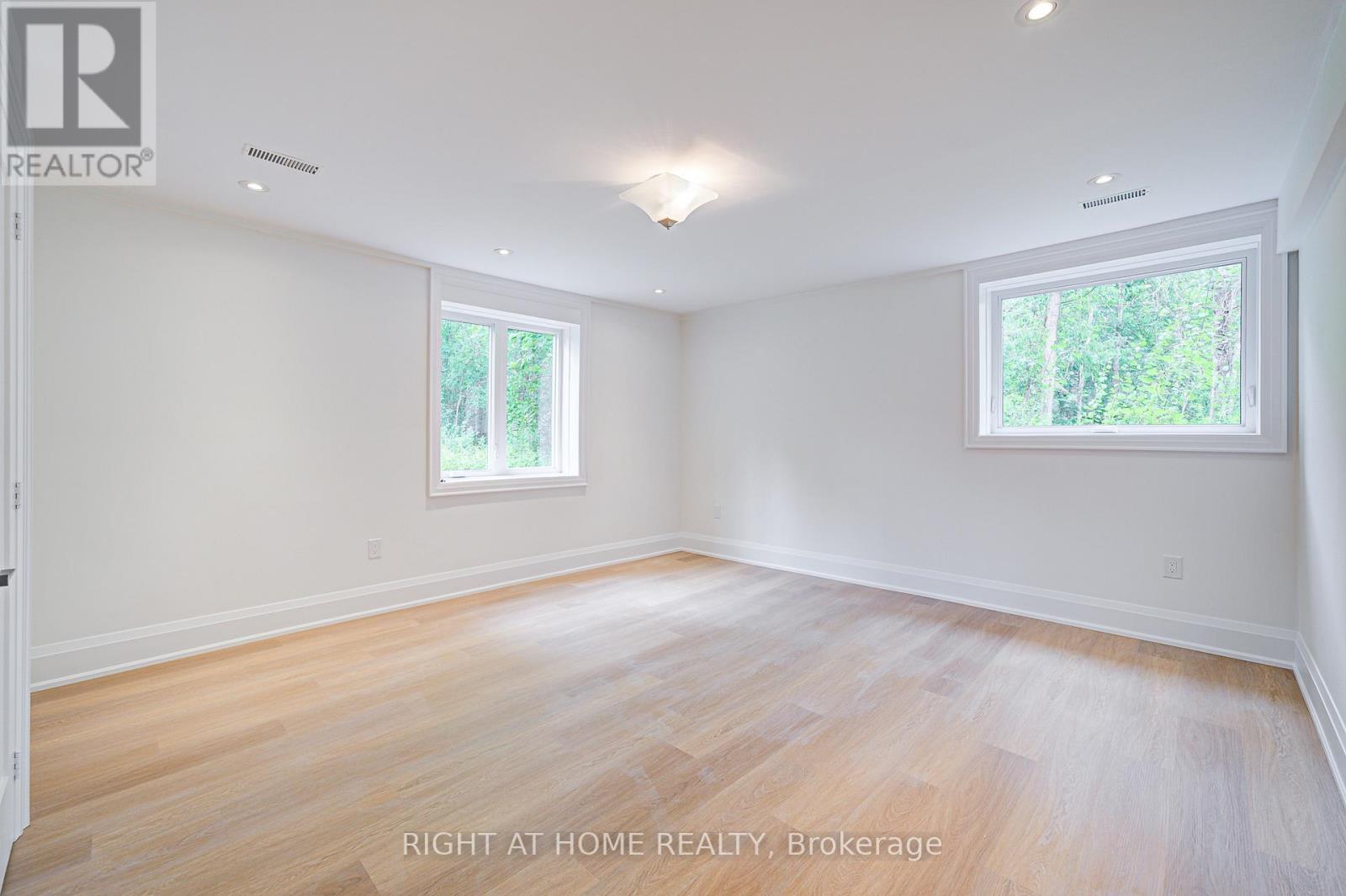 26375 Woodbine Avenue, Georgina (Historic Lakeshore Communities), Ontario  L4P 3E9 - Photo 25 - N12443178