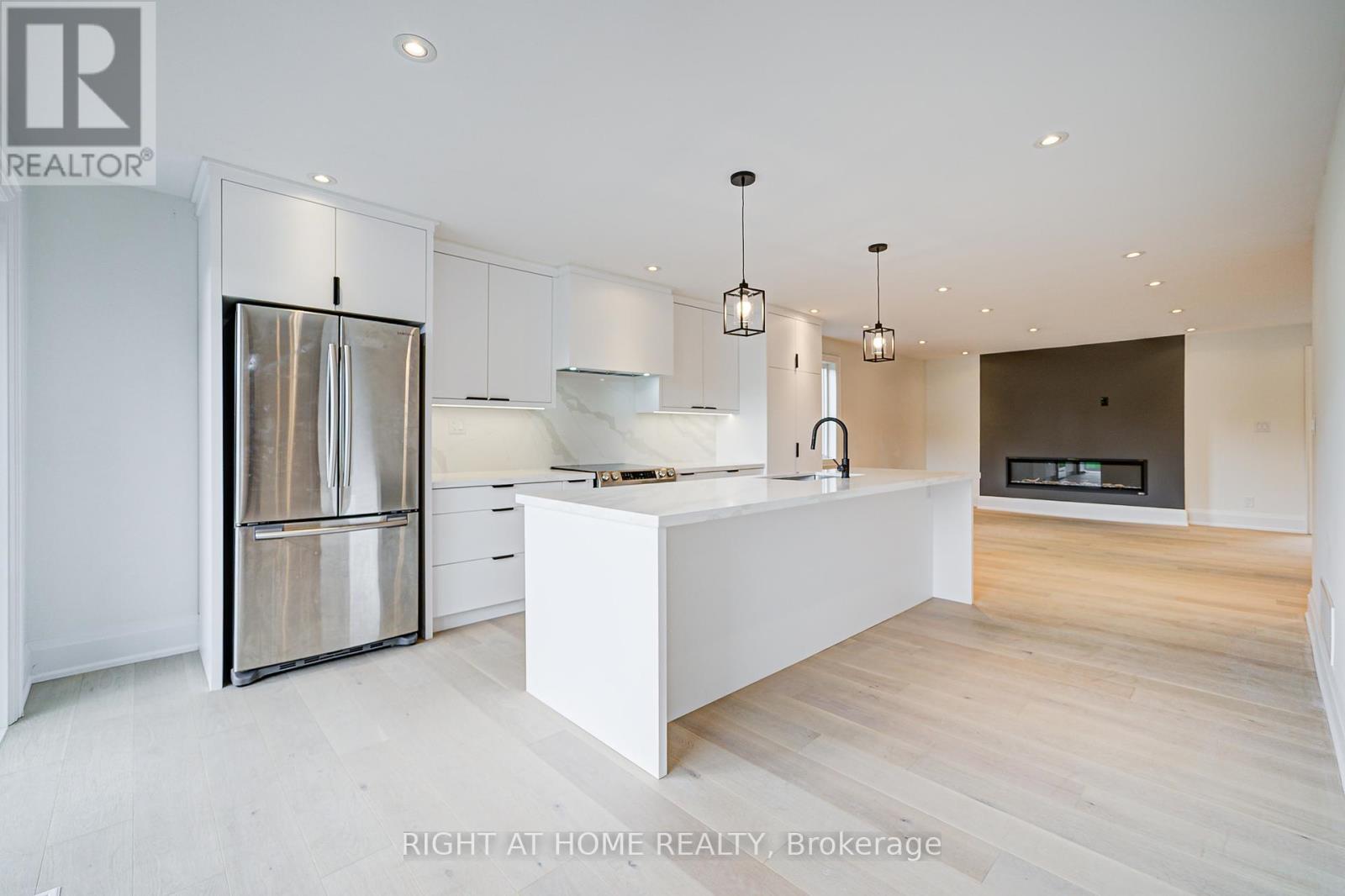 26375 Woodbine Avenue, Georgina (Historic Lakeshore Communities), Ontario  L4P 3E9 - Photo 4 - N12443178
