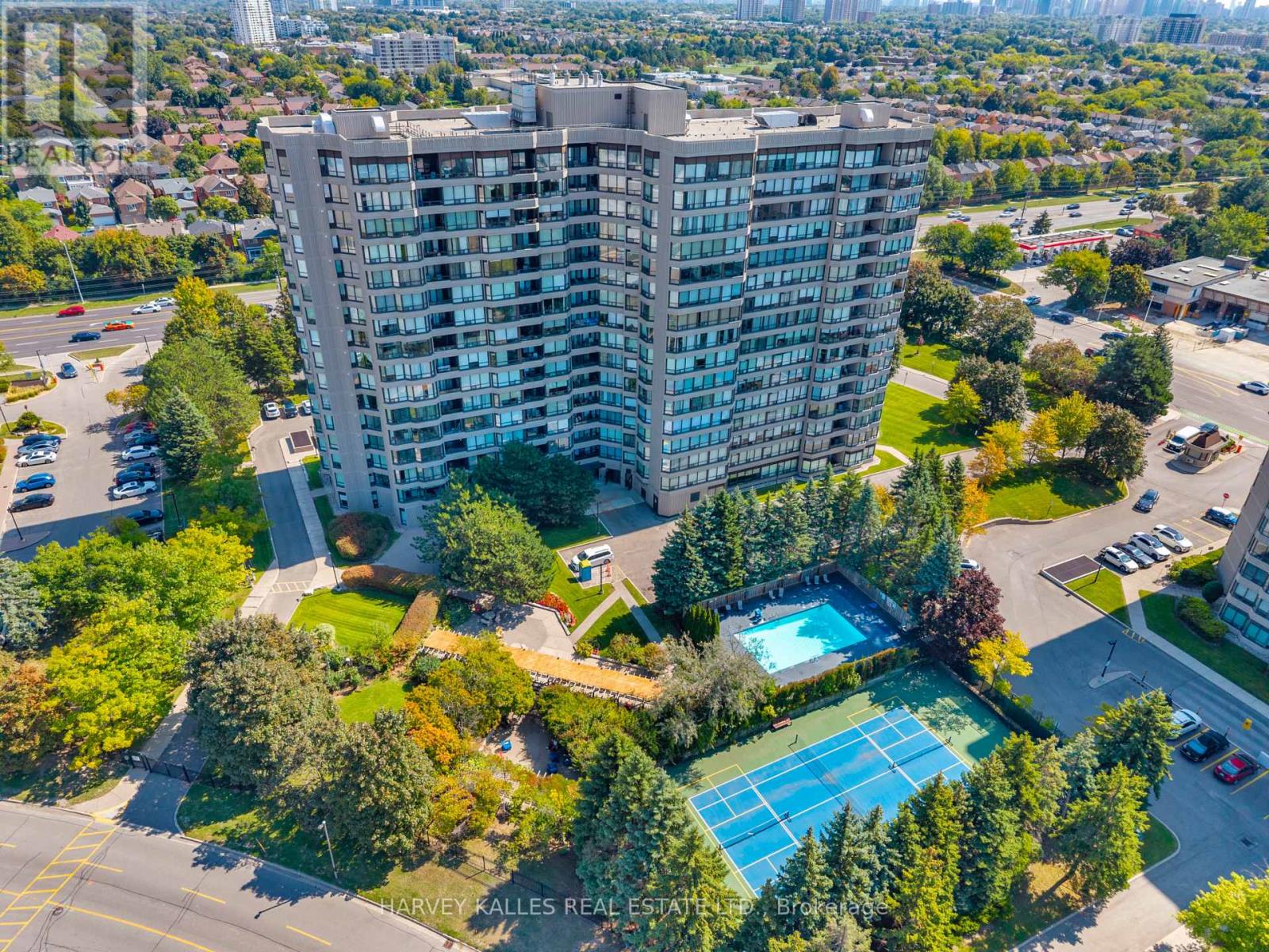 1411 - 7440 Bathurst Street, Vaughan (Brownridge), Ontario  L4J 7K8 - Photo 1 - N12443188