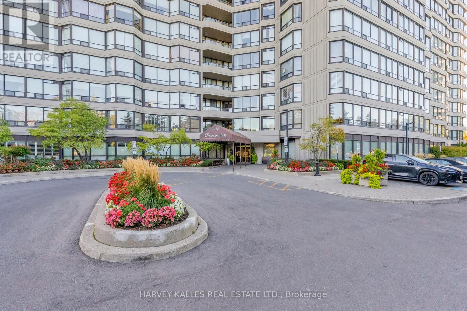 1411 - 7440 Bathurst Street, Vaughan (Brownridge), Ontario  L4J 7K8 - Photo 2 - N12443188