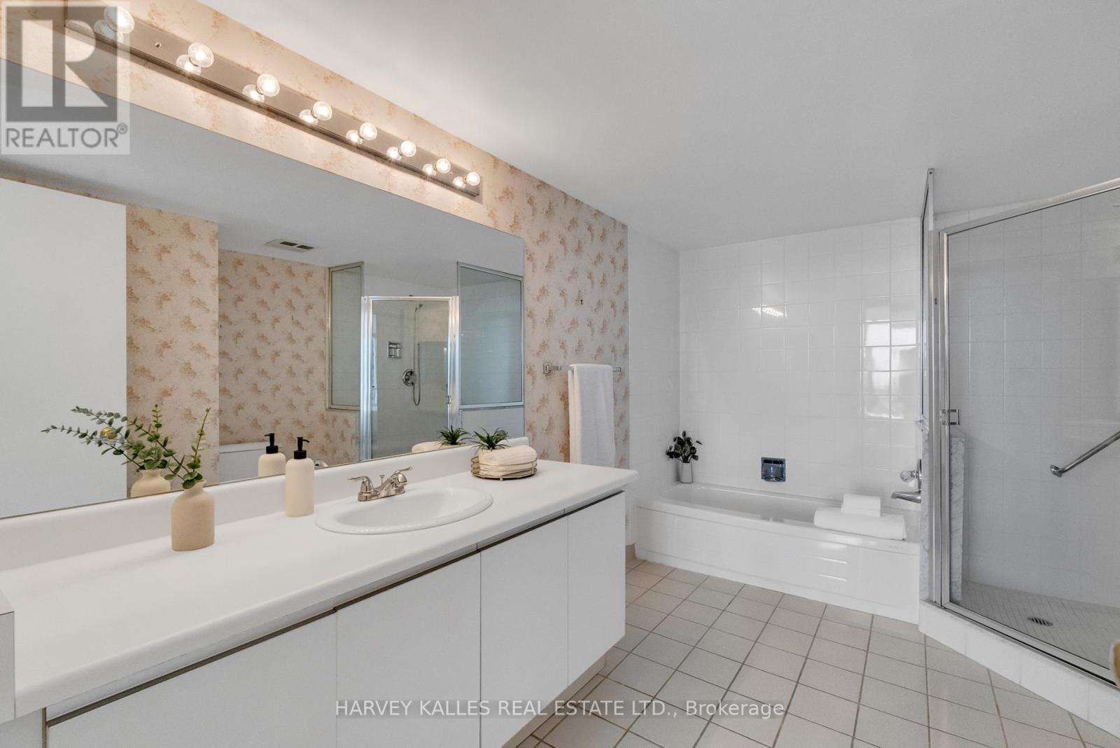 1411 - 7440 Bathurst Street, Vaughan (Brownridge), Ontario  L4J 7K8 - Photo 36 - N12443188