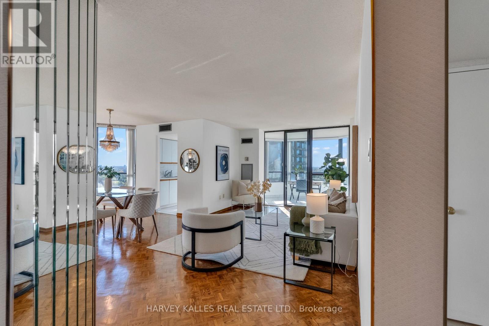 1411 - 7440 Bathurst Street, Vaughan (Brownridge), Ontario  L4J 7K8 - Photo 4 - N12443188