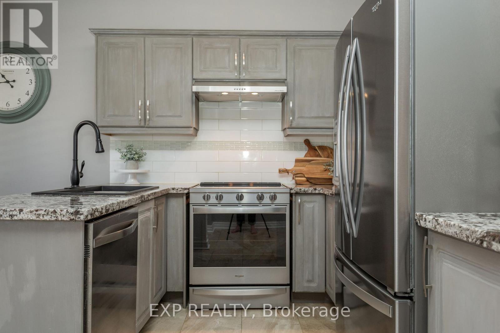 314 Country Lane, Barrie (Painswick South), Ontario  L4N 5Z6 - Photo 8 - S12443166