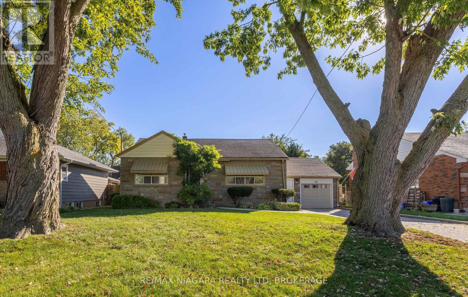 68 Connaught Avenue, Welland (Prince Charles), Ontario  L3C 1G5 - Photo 1 - X12443254