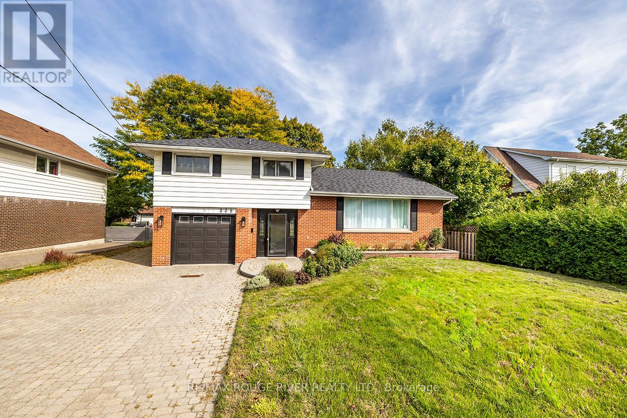 229 Liberty Street N, Clarington, Ontario  L1C 2M6 - Photo 1 - E12443227
