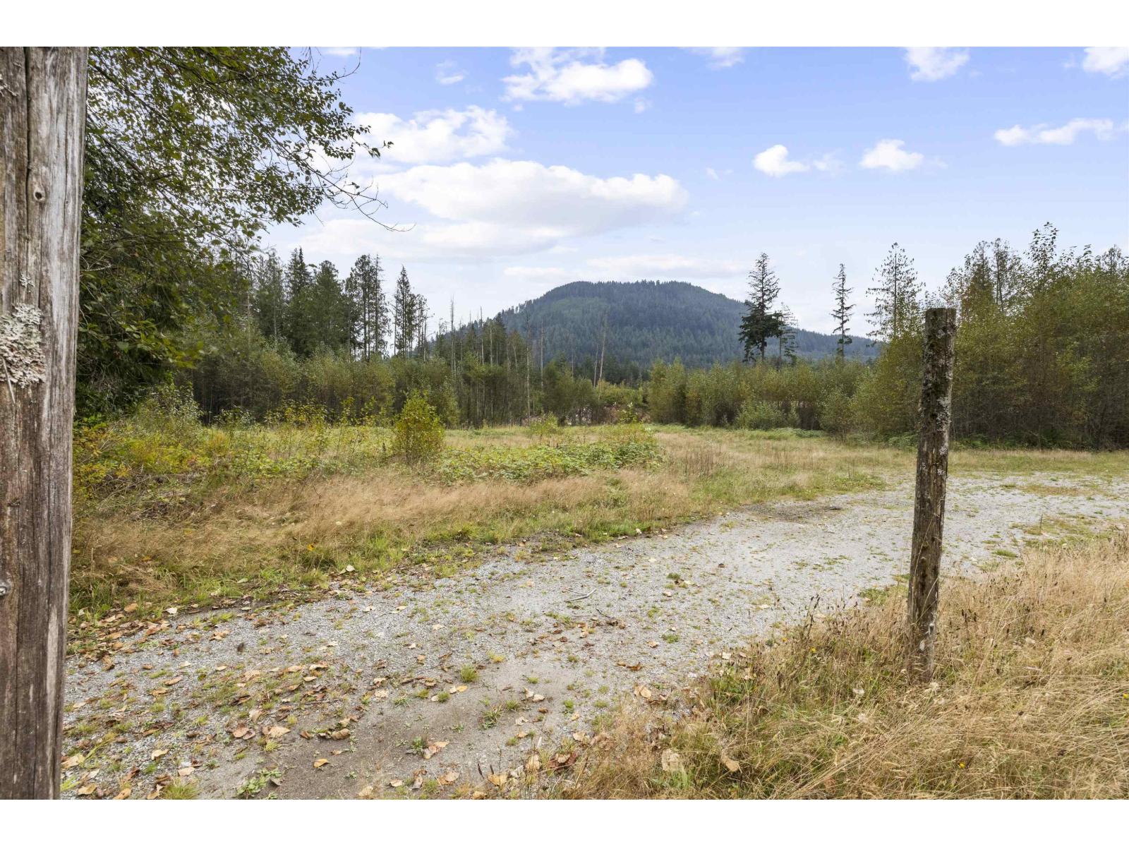 32482 Dewdney Trunk Road, Mission, British Columbia  V2V 7E8 - Photo 6 - C8072719