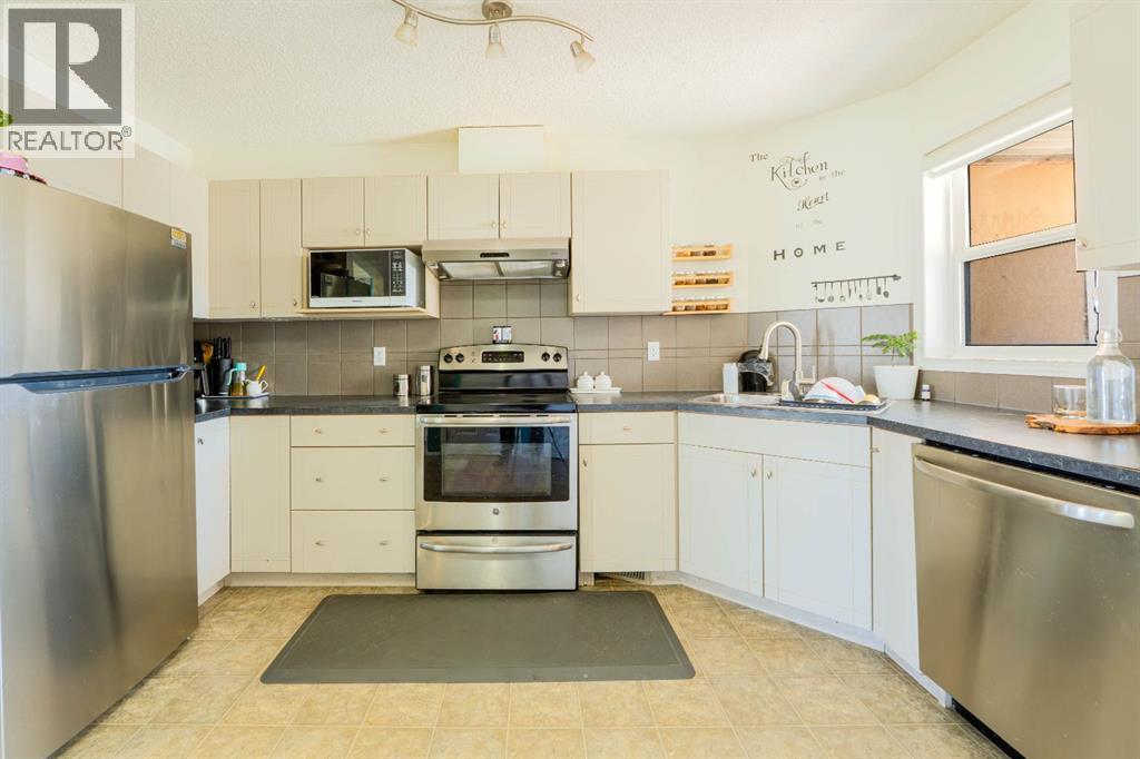 144 Saddlecrest Place Ne, Calgary, Alberta  T3J 5G2 - Photo 14 - A2245257