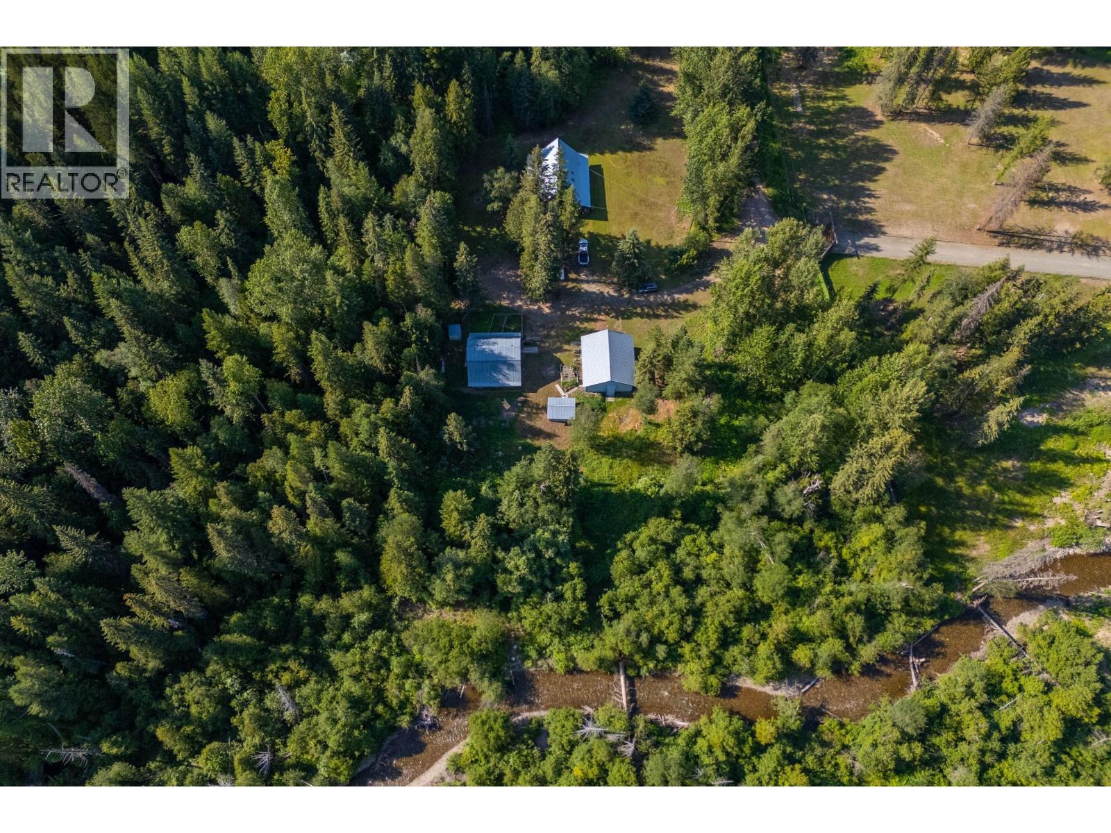 6041 CREEK SIDE Road, Barriere, British Columbia