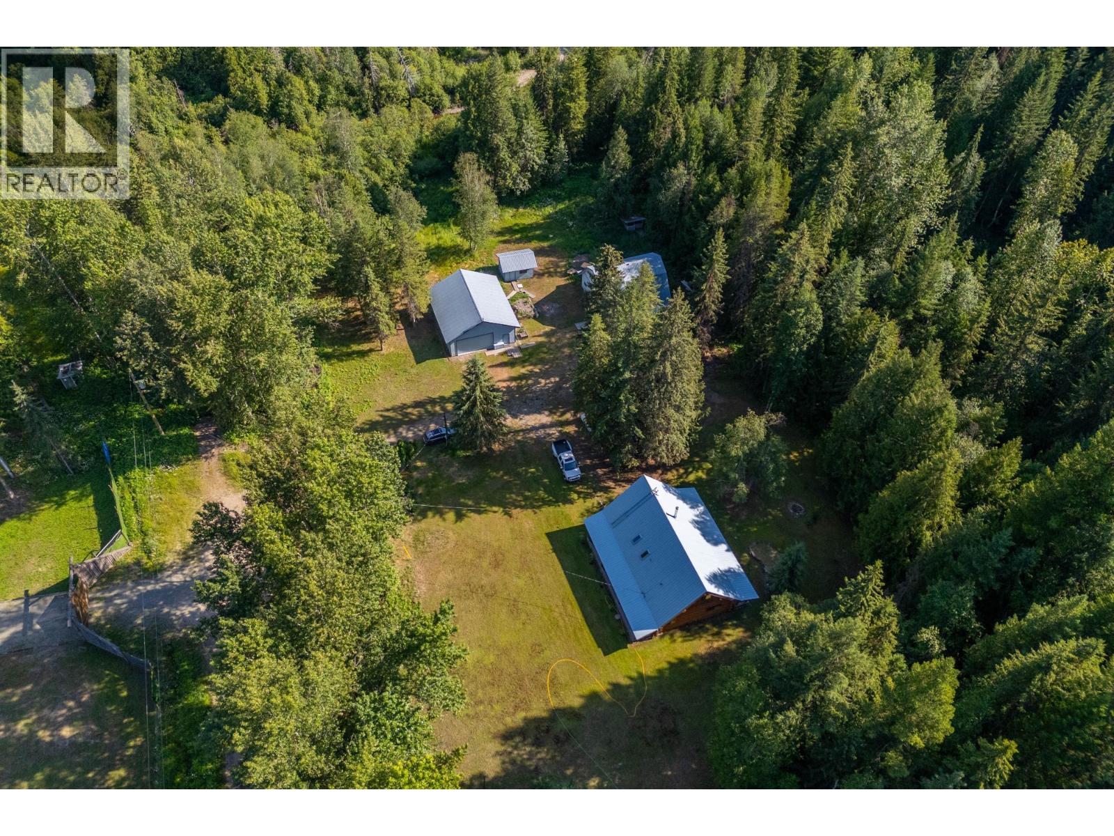 6041 Creek Side Road, Barriere, British Columbia  V0E 1E0 - Photo 2 - 10337766