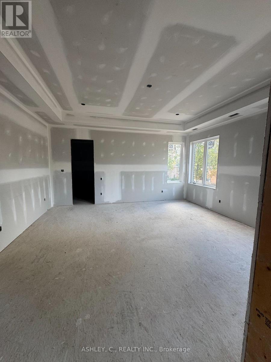 2574 Sharon Crescent, Mississauga (Erindale), Ontario  L5C 1Y8 - Photo 9 - W12428984