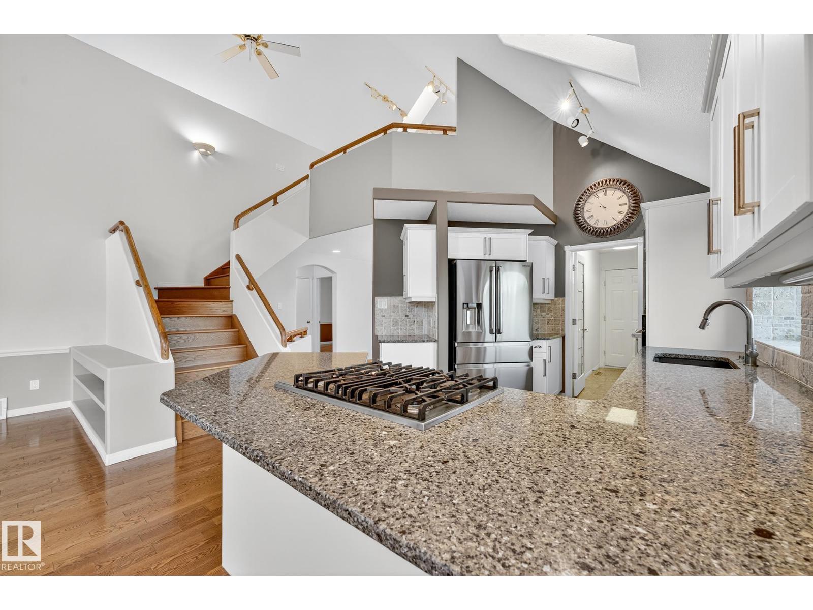 1085 Carter Crest Rd Nw, Edmonton, Alberta  T6R 2N2 - Photo 11 - E4460668