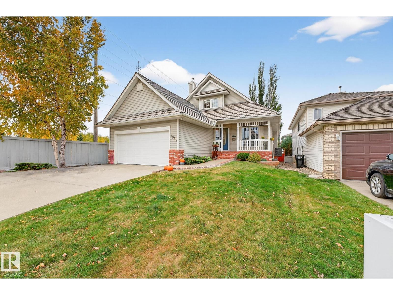 1085 Carter Crest Rd Nw, Edmonton, Alberta  T6R 2N2 - Photo 2 - E4460668