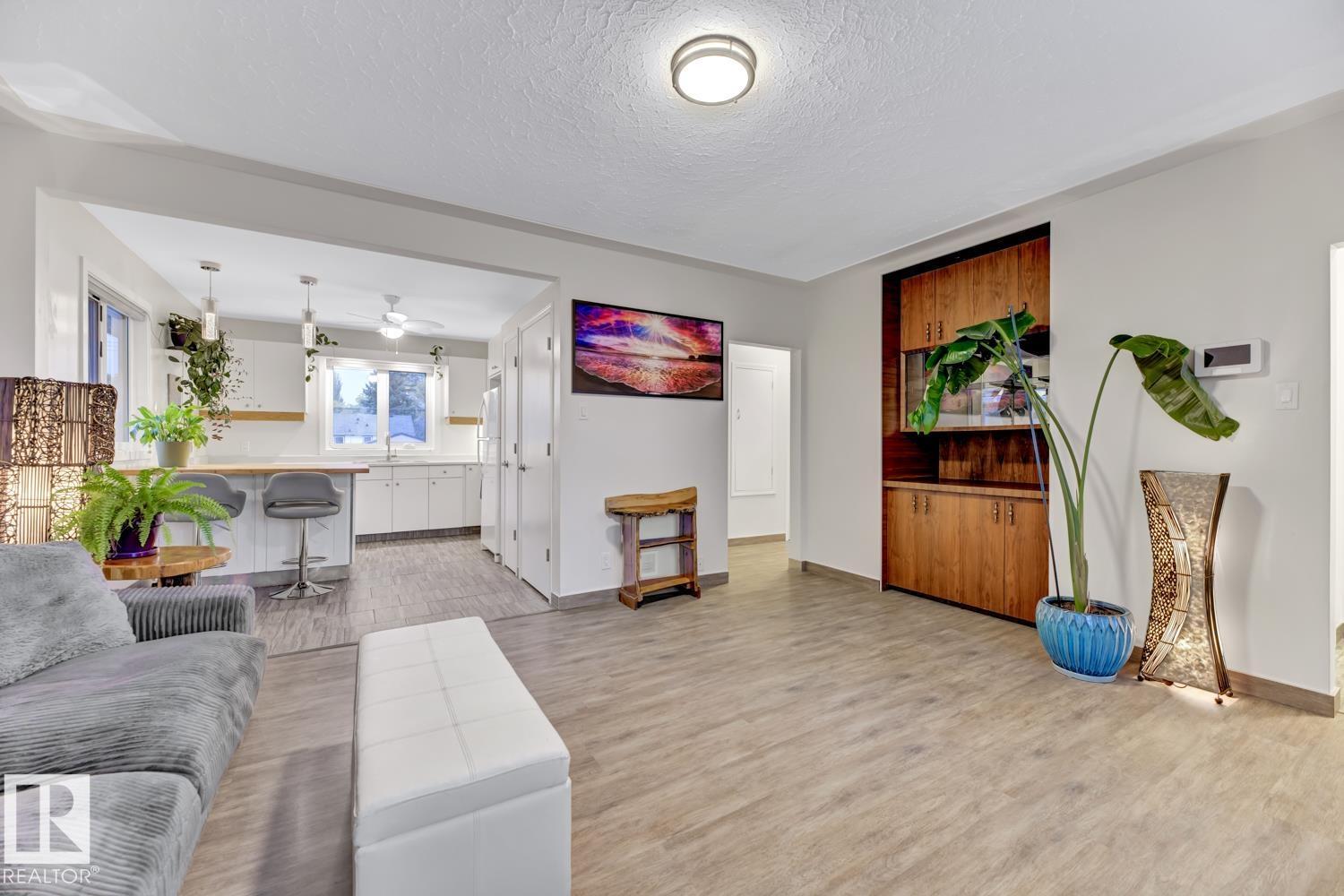 10636 79 St Nw Nw, Edmonton, Alberta  T6A 3H4 - Photo 6 - E4460671