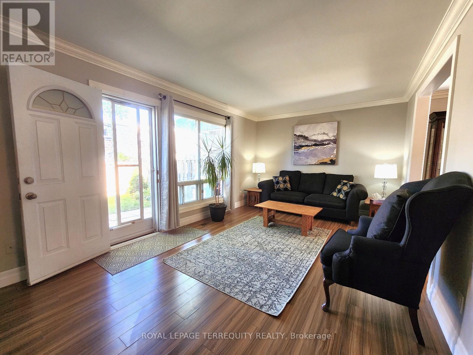 65 - 703 Burnhamthorpe Road, Toronto, Ontario  M9C 2Z6 - Photo 4 - W12443162
