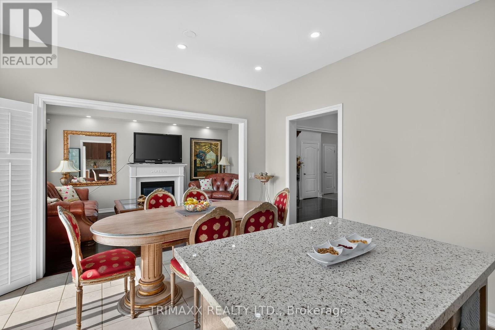 30 Learmont Avenue, Caledon, Ontario  L7C 3N3 - Photo 11 - W12443182