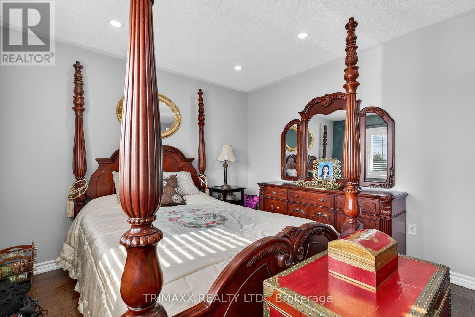 30 Learmont Avenue, Caledon, Ontario  L7C 3N3 - Photo 9 - W12443182