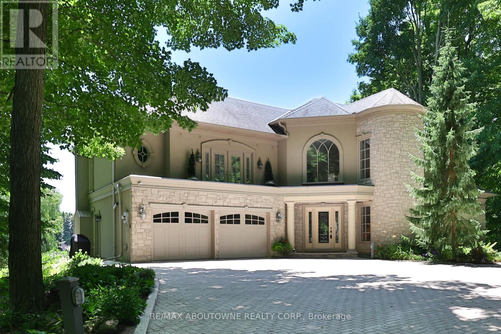 1270 1 Side Road, Burlington, Ontario  L7P 0R9 - Photo 1 - W12443193