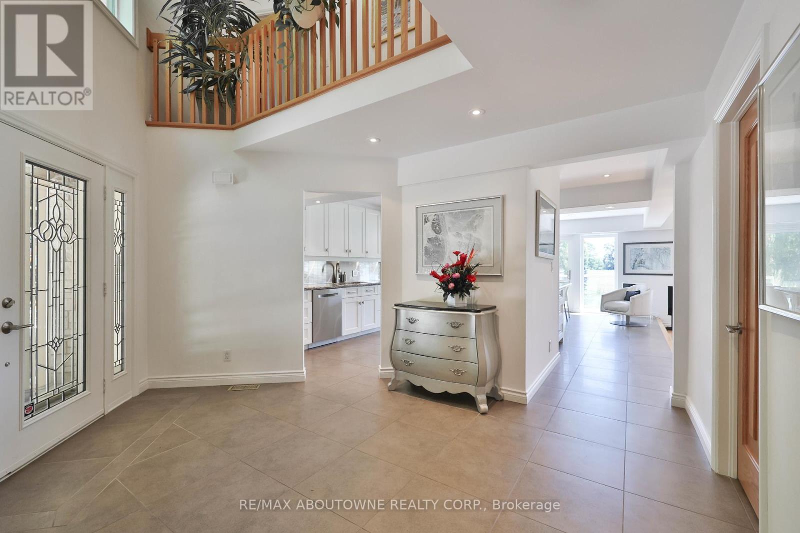 1270 1 Side Road, Burlington, Ontario  L7P 0R9 - Photo 6 - W12443193