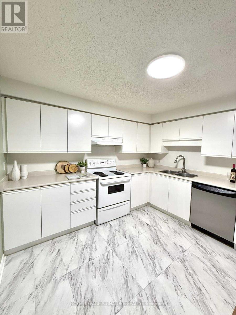 1214 - 35 Green Valley Drive, Kitchener, Ontario  N2P 2A5 - Photo 6 - X12443131